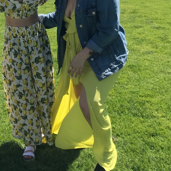 BCBG MaxAzria Gown - Picture 7 of 8